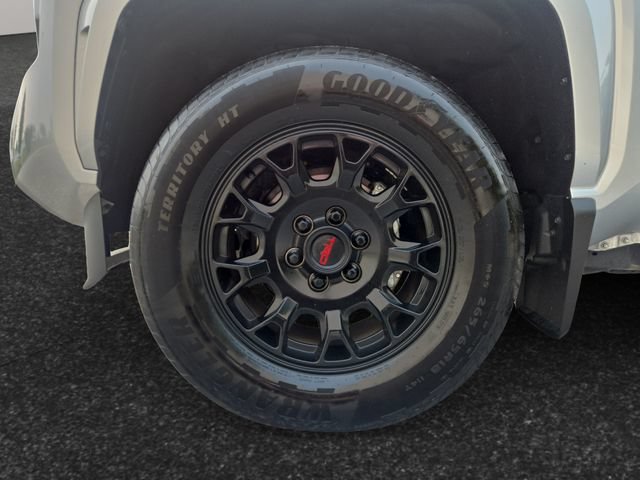 Certified 2025 Toyota Tacoma SR5 AWD/4WD image 4