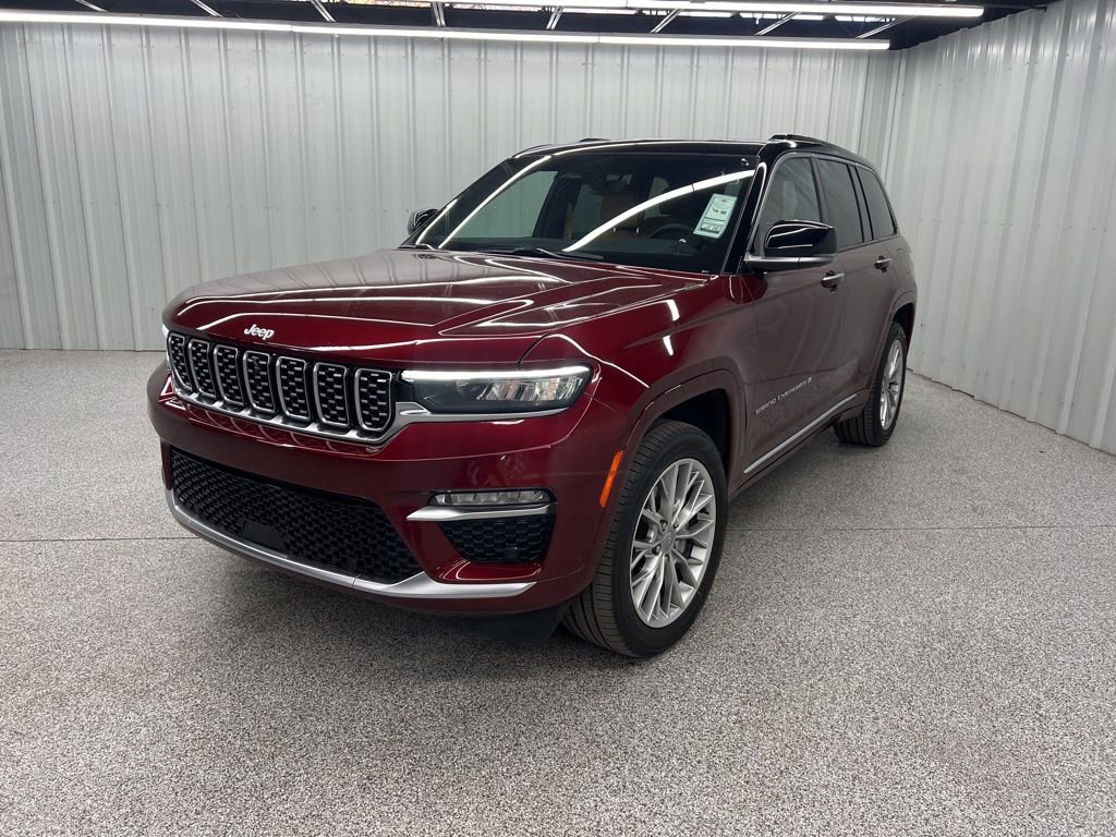 Used 2024 Jeep Grand Cherokee Summit w/ Luxury Tech Group V image 3