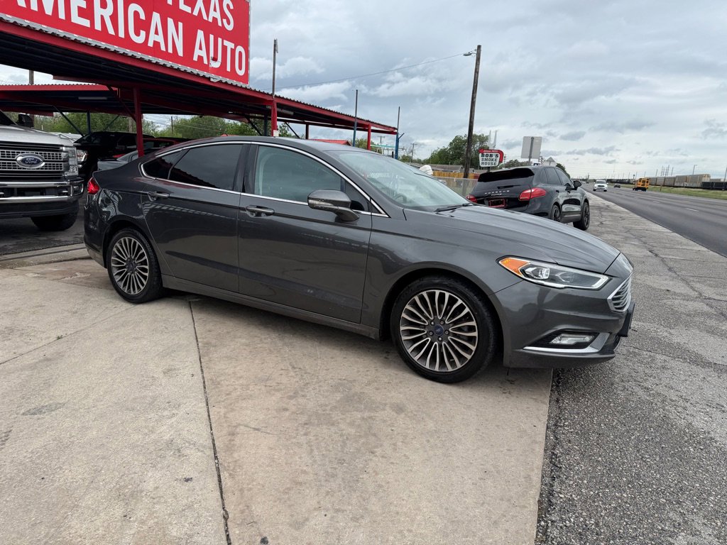Used 2017 Ford Fusion SE w/ Fusion SE Technology Package AWD/4WD image 5