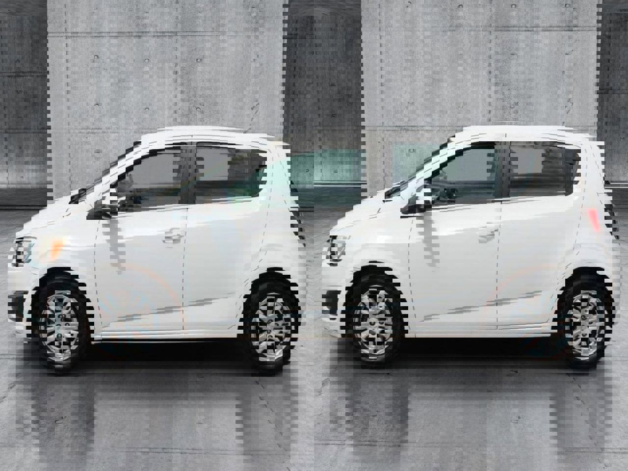 Used 2012 Chevrolet Sonic LT image 2