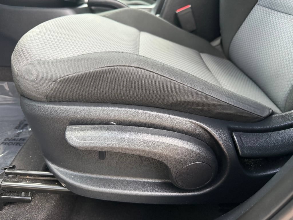 Used 2024 Kia Soul LX w/ Option Group 015 FWD image 17