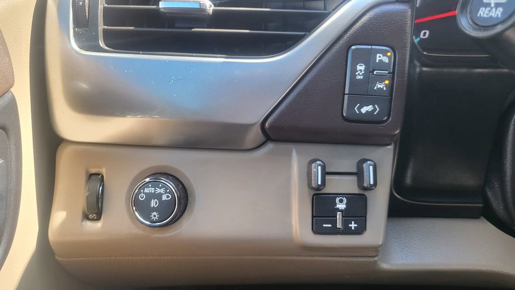 Used 2017 Chevrolet Tahoe LT w/ Luxury Package image 35