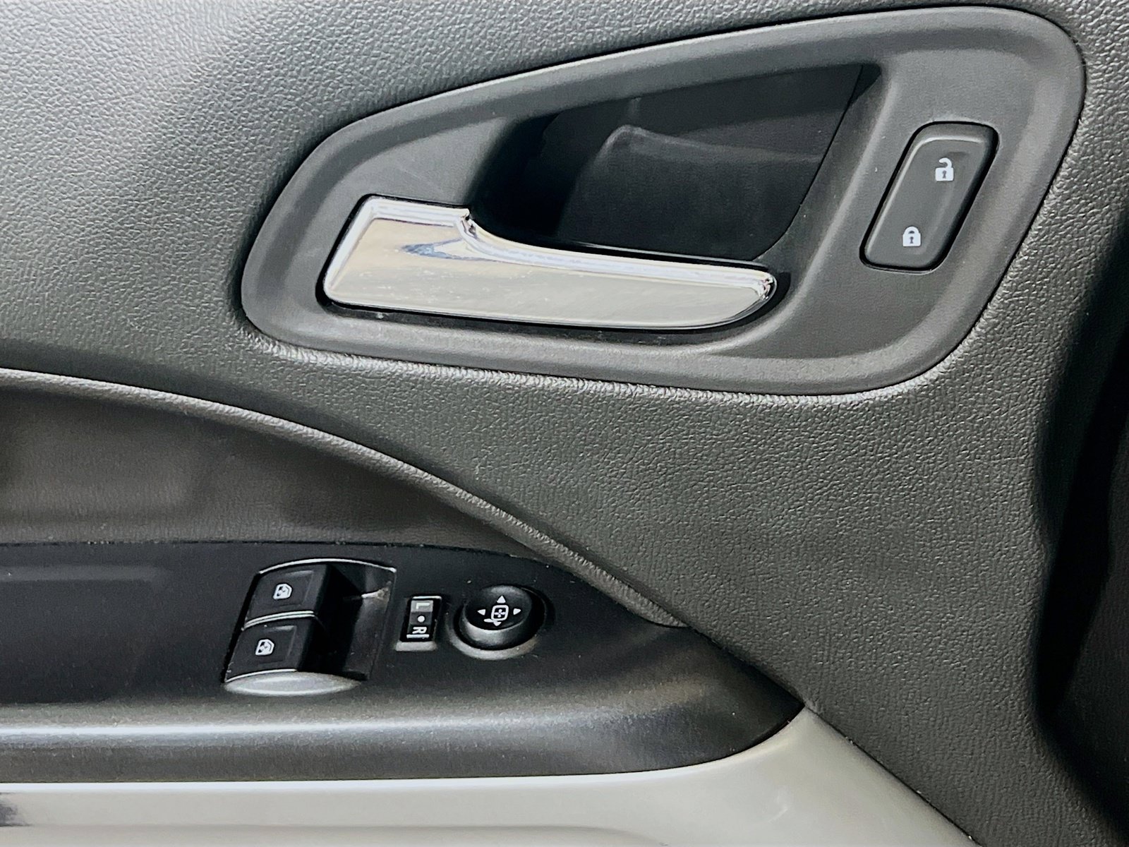 Used 2021 Chevrolet Colorado LT w/ Fleet Safety Package RWD image 13