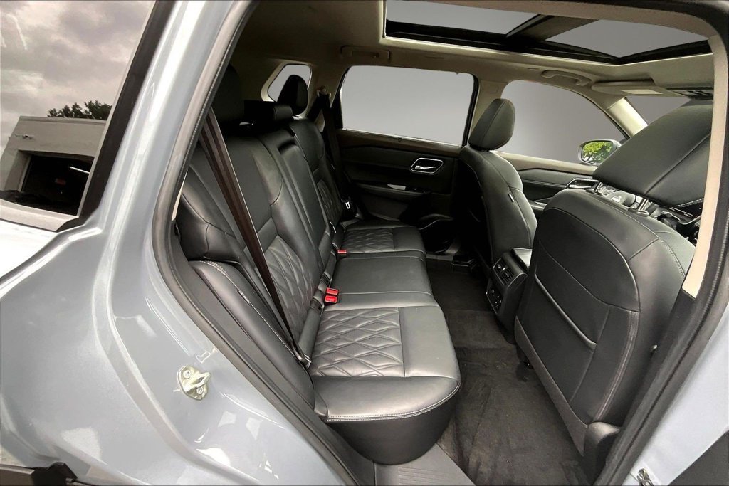 Used 2023 Nissan Rogue Platinum AWD/4WD image 25