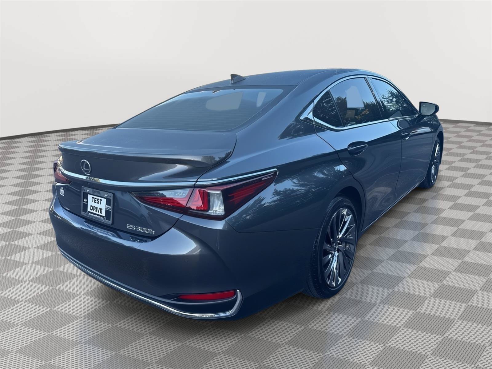 Used 2025 Lexus ES 300h Ultra Luxury w/ Accessory Package (Z2) FWD image 6