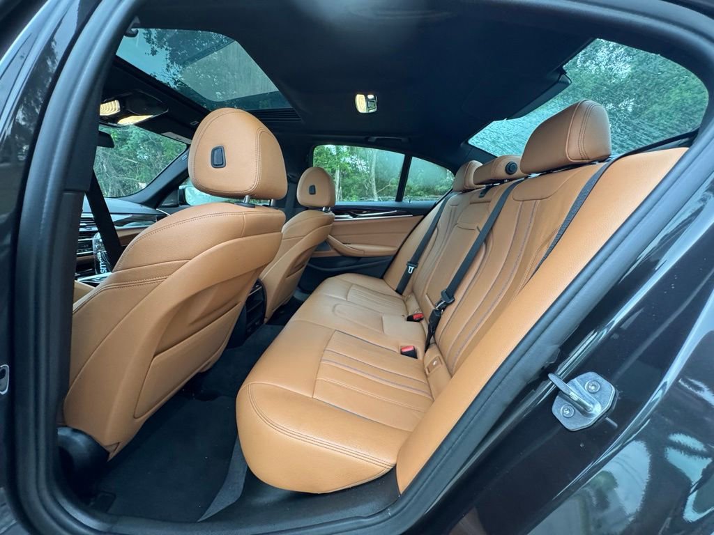 Used 2019 BMW 540i w/ M Sport Package RWD image 15
