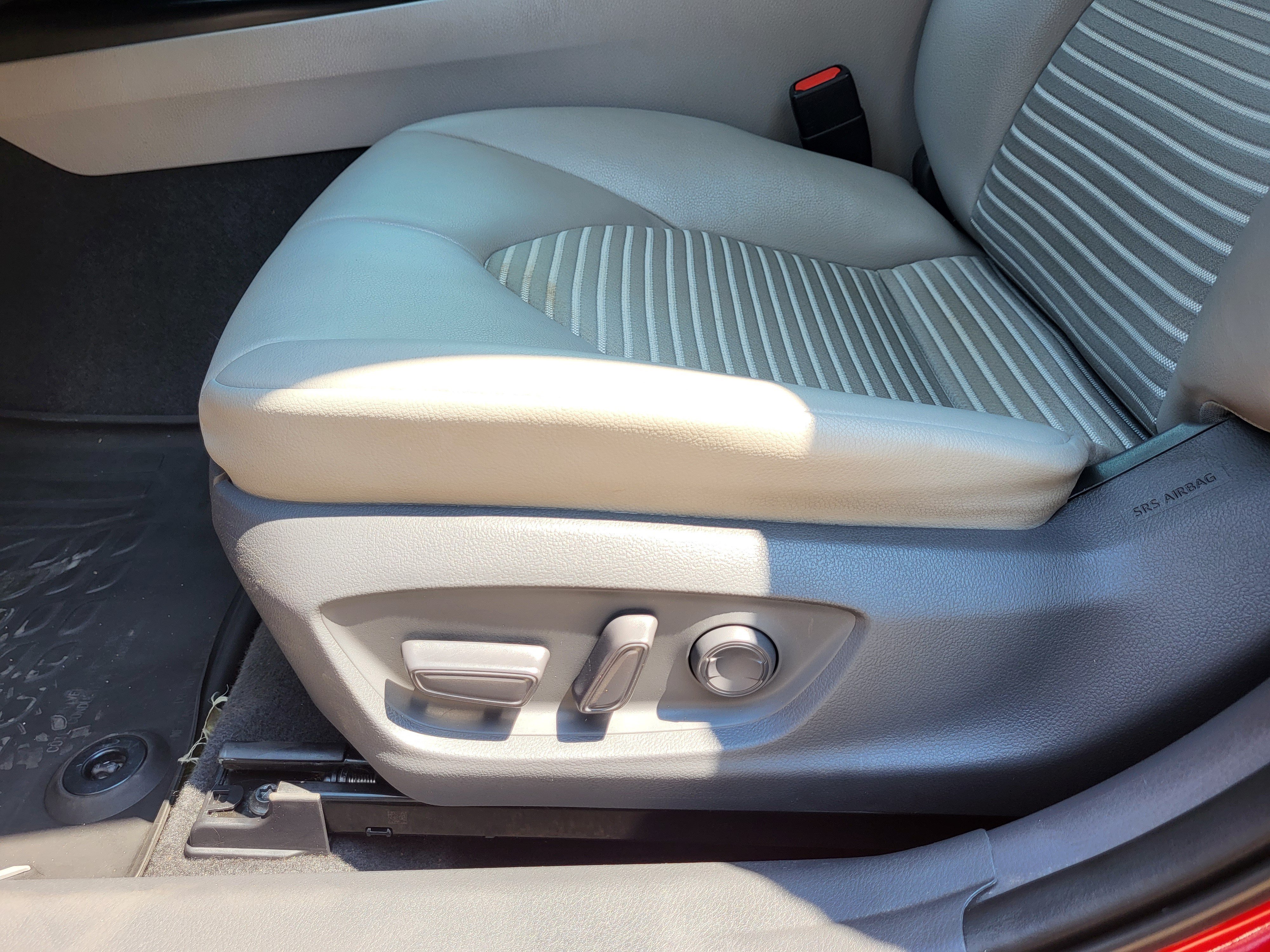 Certified 2019 Toyota Camry SE w/ Convenience Package FWD image 20