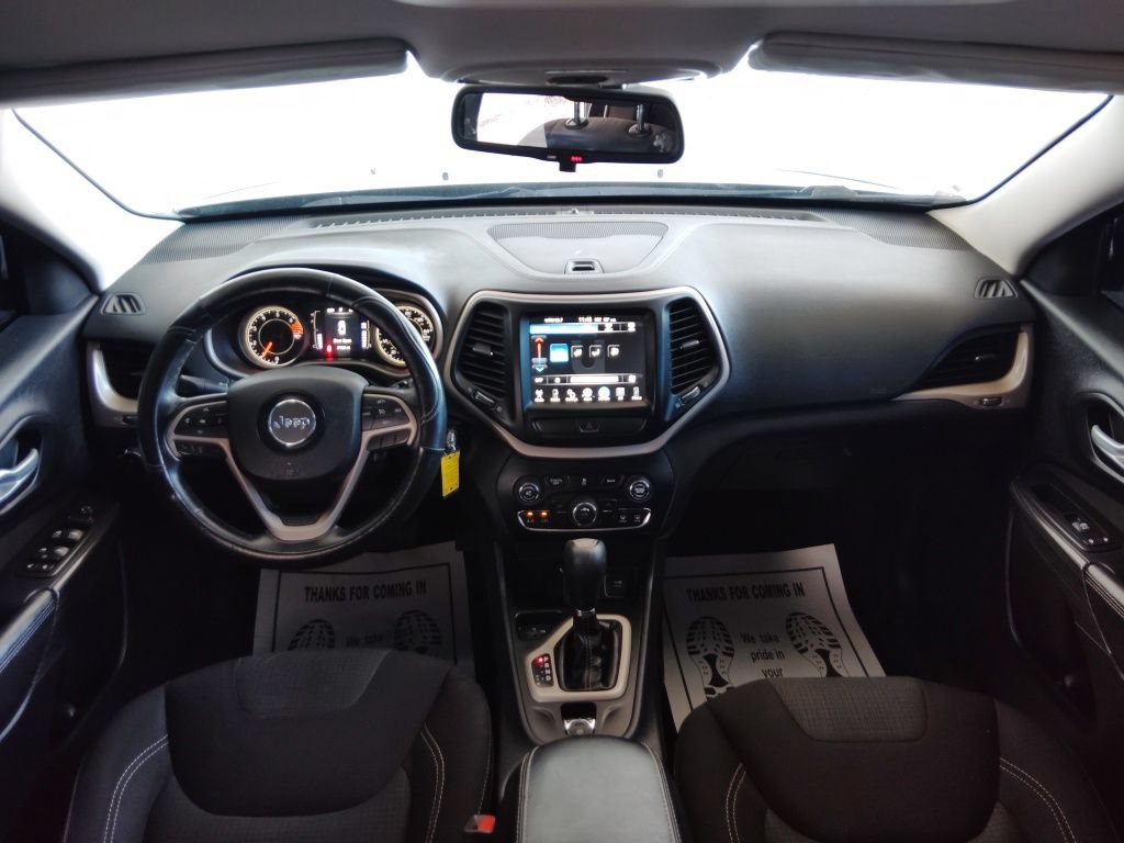 Used 2016 Jeep Cherokee Latitude w/ Comfort & Sound Group FWD image 27