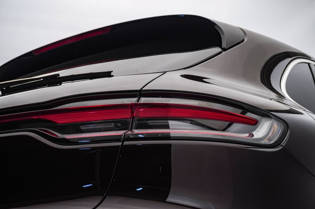 Used 2023 Porsche Macan Turbo AWD/4WD image 12