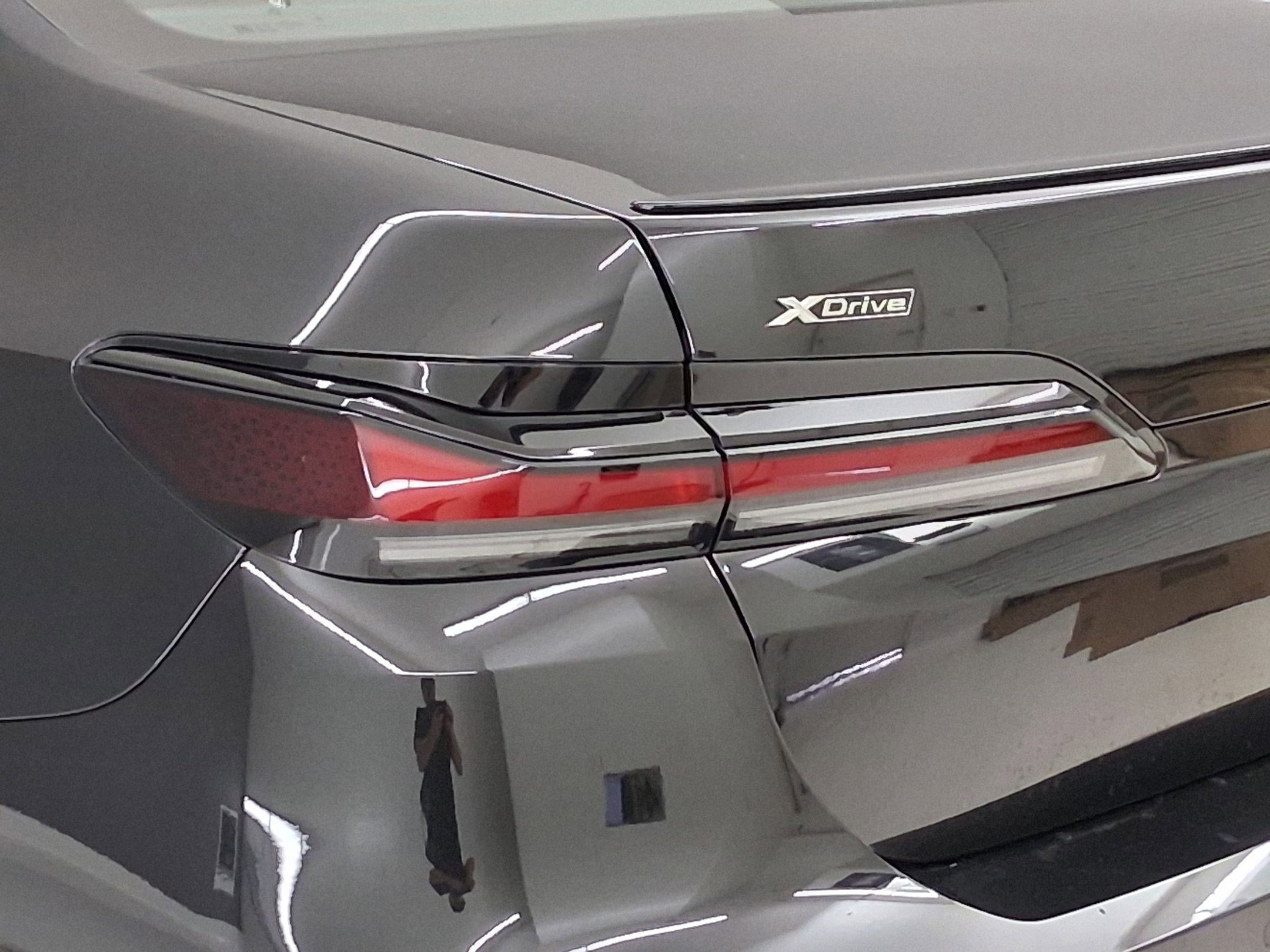 New 2026 BMW 750e xDrive w/ Premium Package AWD/4WD image 11