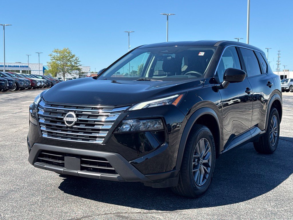 Certified 2026 Nissan Rogue SV AWD/4WD image 2