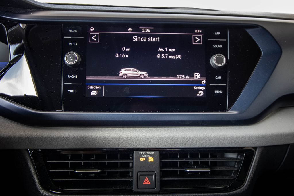Certified 2023 Volkswagen Taos SE w/ Panoramic Sunroof Package FWD image 41