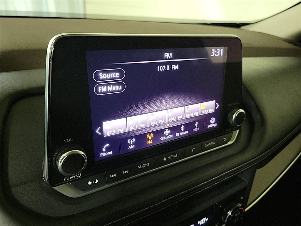 Used 2023 Nissan Rogue SV w/ SV Premium B Package image 18