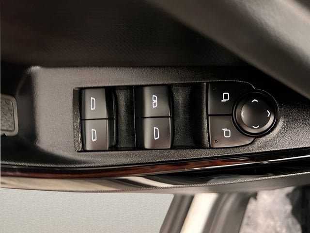 Certified 2025 Chevrolet Equinox LT FWD image 17
