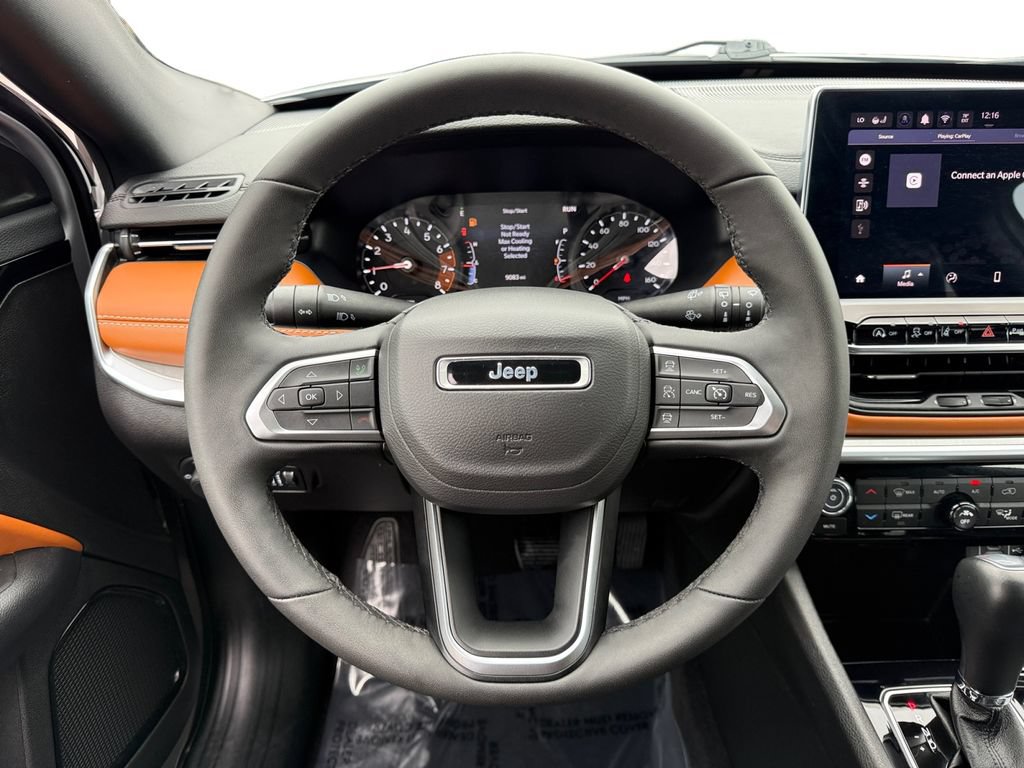Used 2025 Jeep Compass Limited AWD/4WD image 12