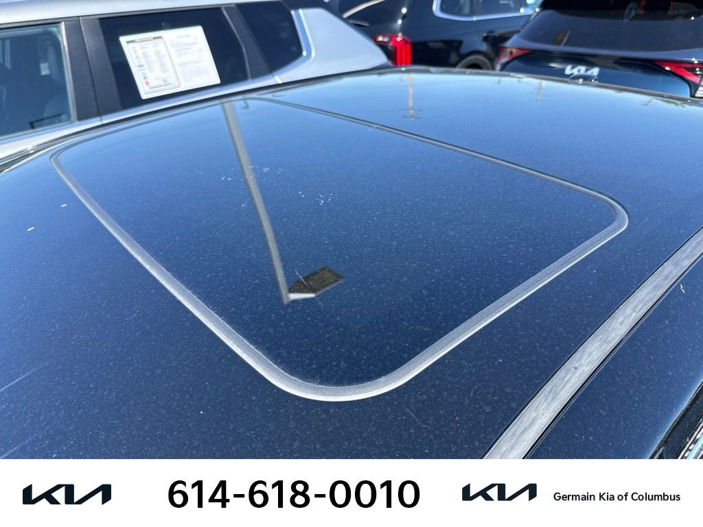 Used 2017 Toyota Camry XLE FWD image 7