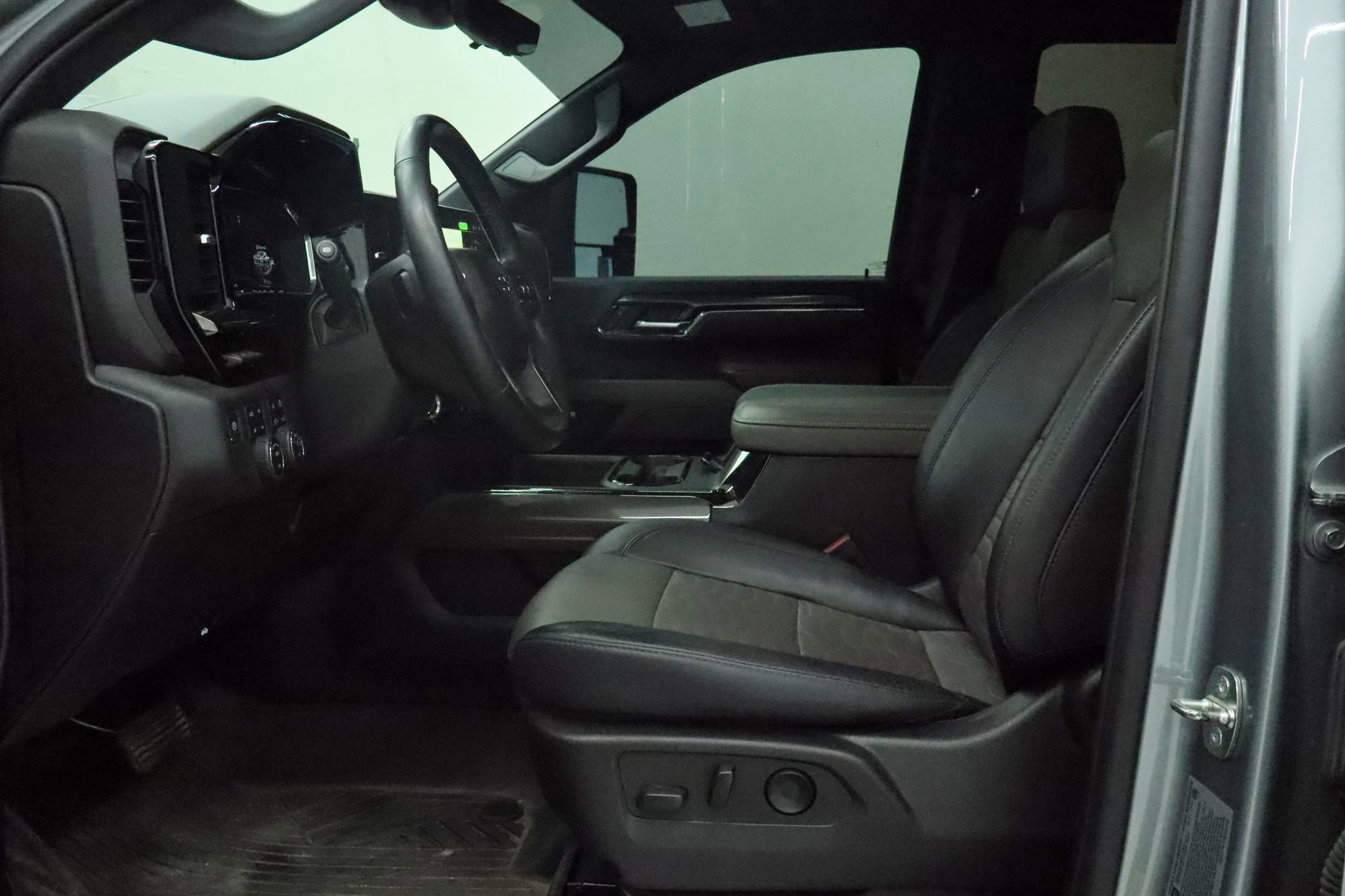 Used 2024 Chevrolet Silverado 2500 ZR2 w/ ZR2 Bison Edition image 26