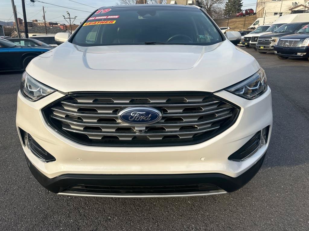 Used 2019 Ford Edge Titanium w/ Equipment Group 301A AWD/4WD image 2