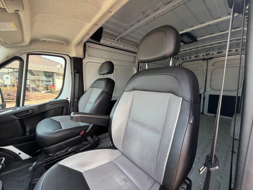Used 2025 RAM ProMaster 2500 w/ Convenience Group FWD image 9