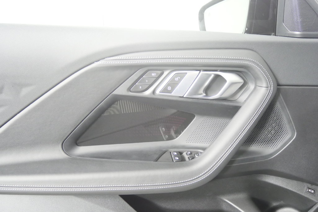 Used 2023 BMW 230i Coupe w/ Premium Package RWD image 9