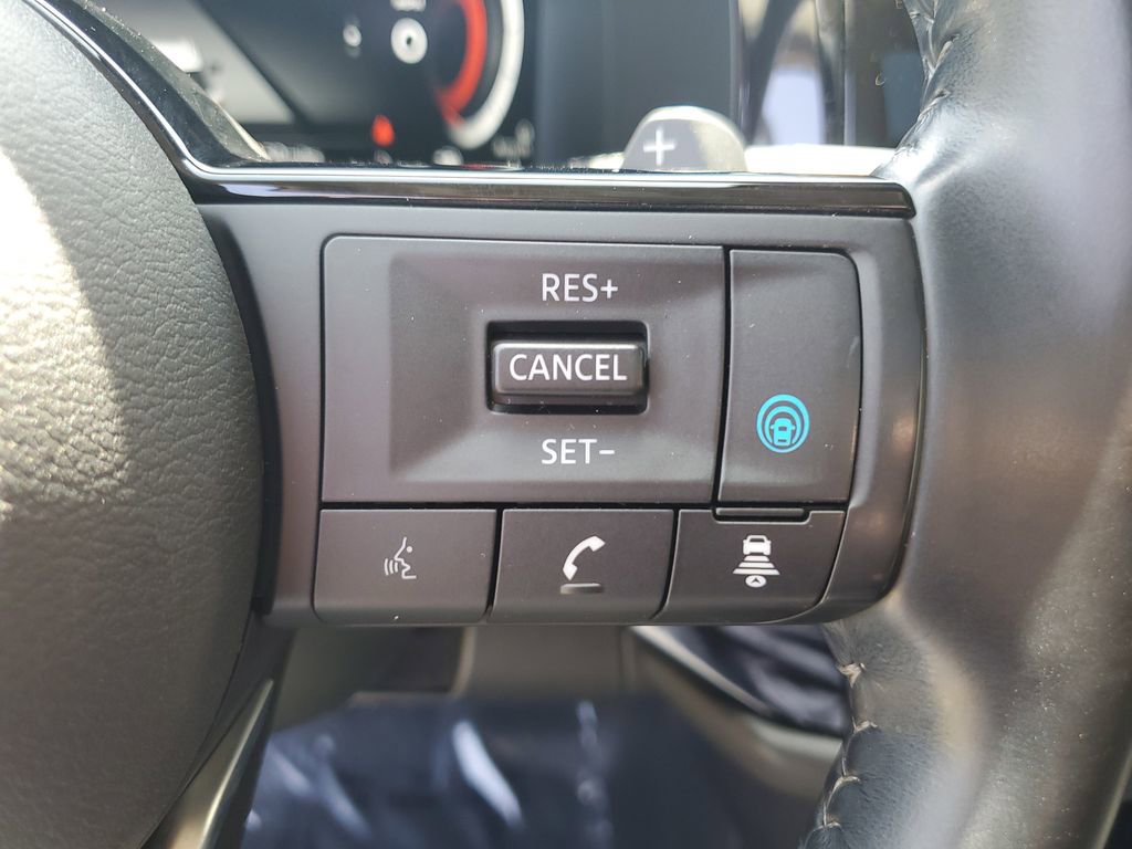 Used 2022 Nissan Pathfinder Platinum w/ Cargo Package FWD image 32