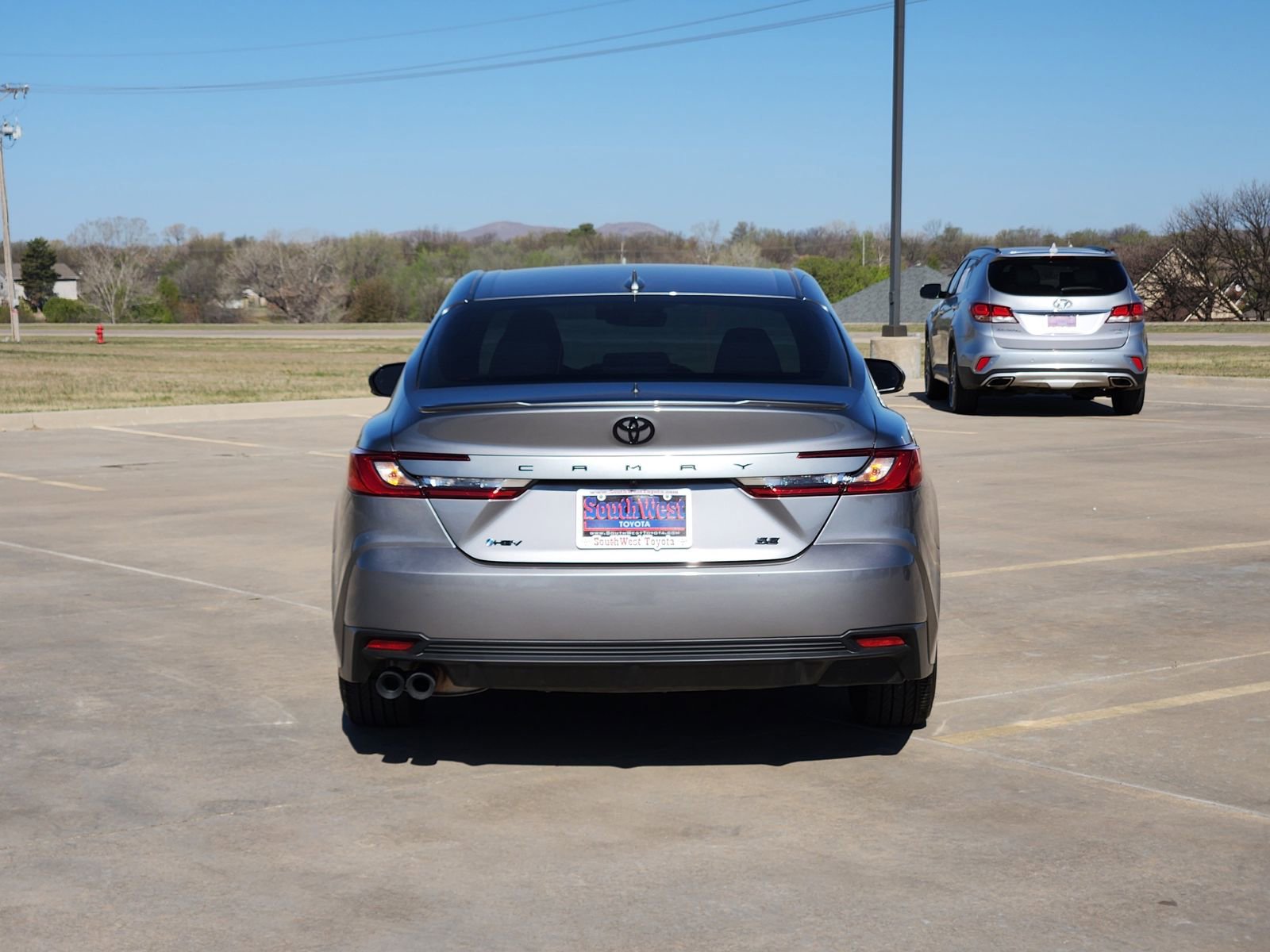 Used 2025 Toyota Camry SE w/ Multimedia Upgrade Package image 8
