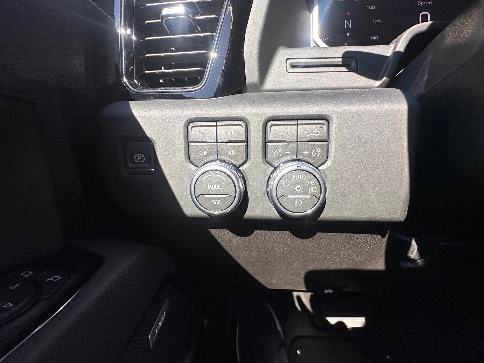 New 2026 GMC Sierra 2500 AT4 w/ AT4 Preferred Package image 12