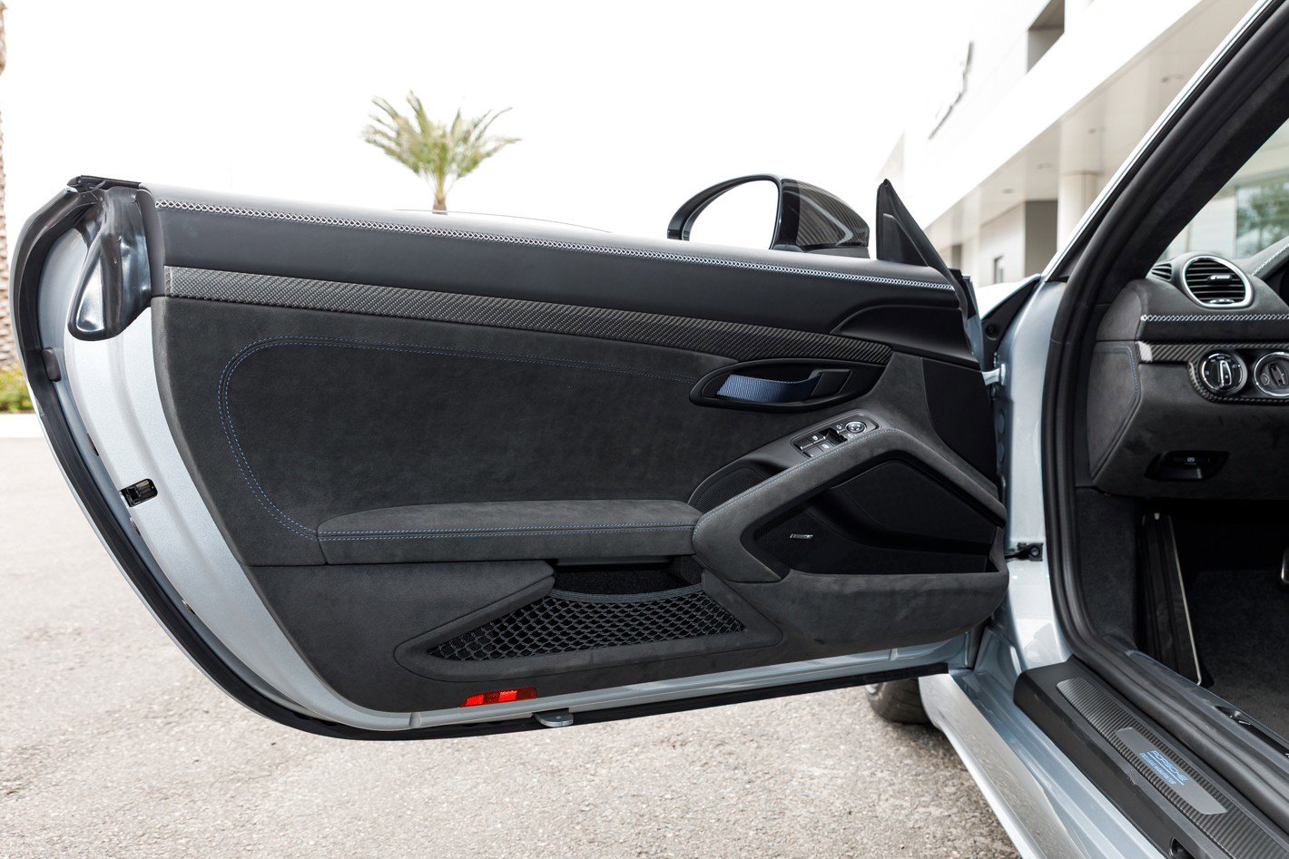 Used 2025 Porsche 718 Cayman GT4 RS image 26