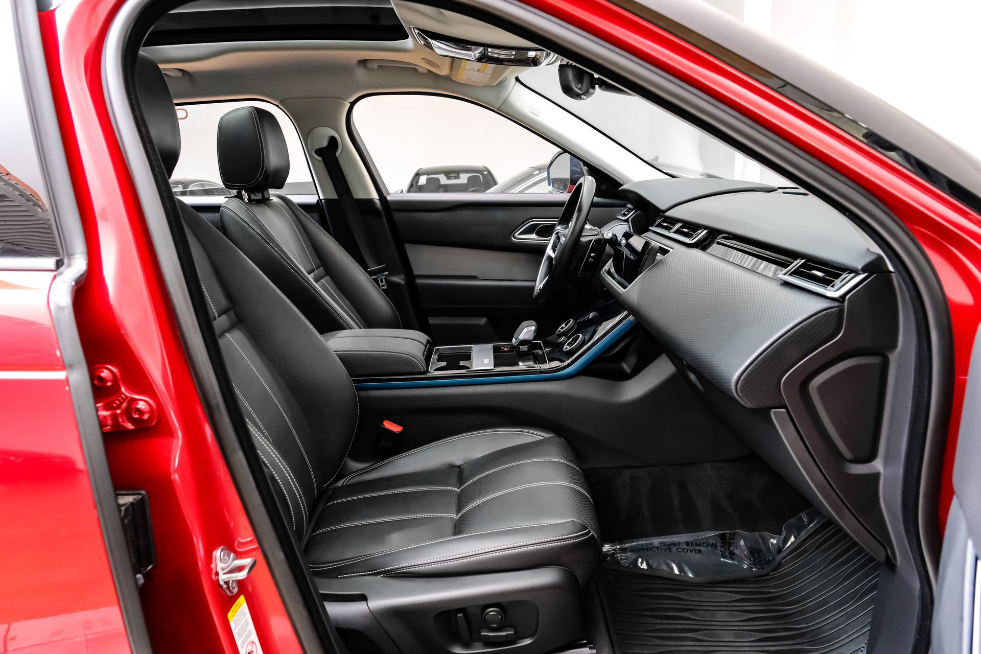 Used 2023 Land Rover Range Rover Velar R-Dynamic S image 35