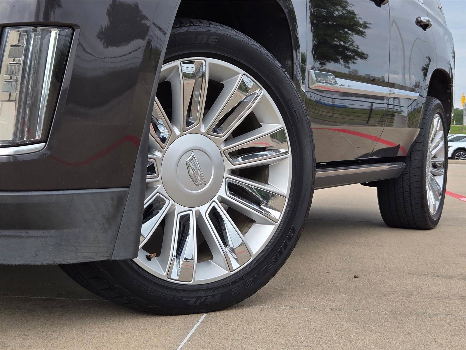 Used 2016 Cadillac Escalade Platinum AWD/4WD image 8