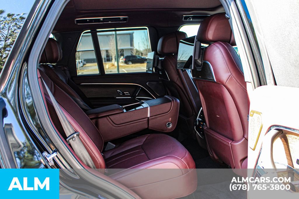 Used 2025 Land Rover Range Rover Autobiography image 15