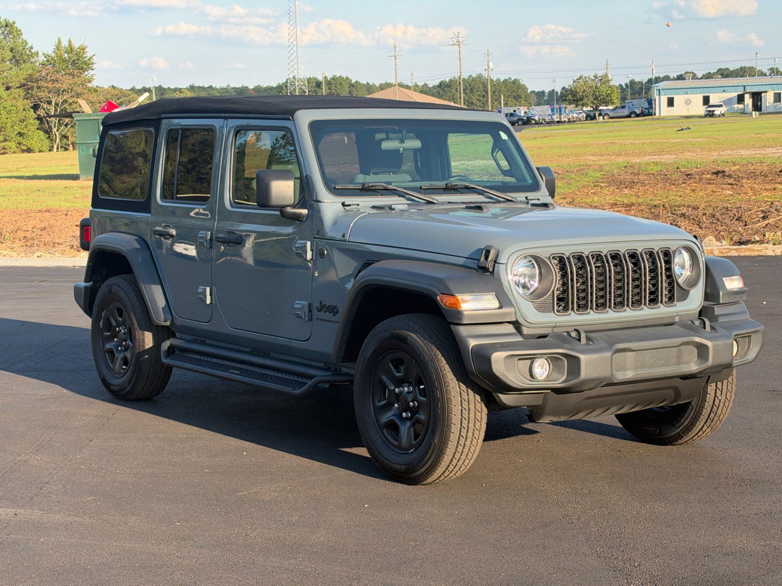 Used 2024 Jeep Wrangler Unlimited Sport AWD/4WD image 3