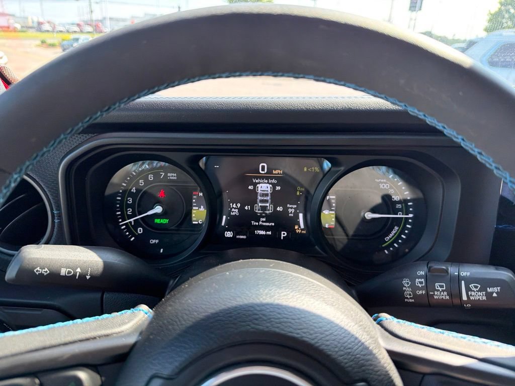 Used 2025 Jeep Wrangler Unlimited Rubicon 4xe w/ Convenience Group AWD/4WD image 19