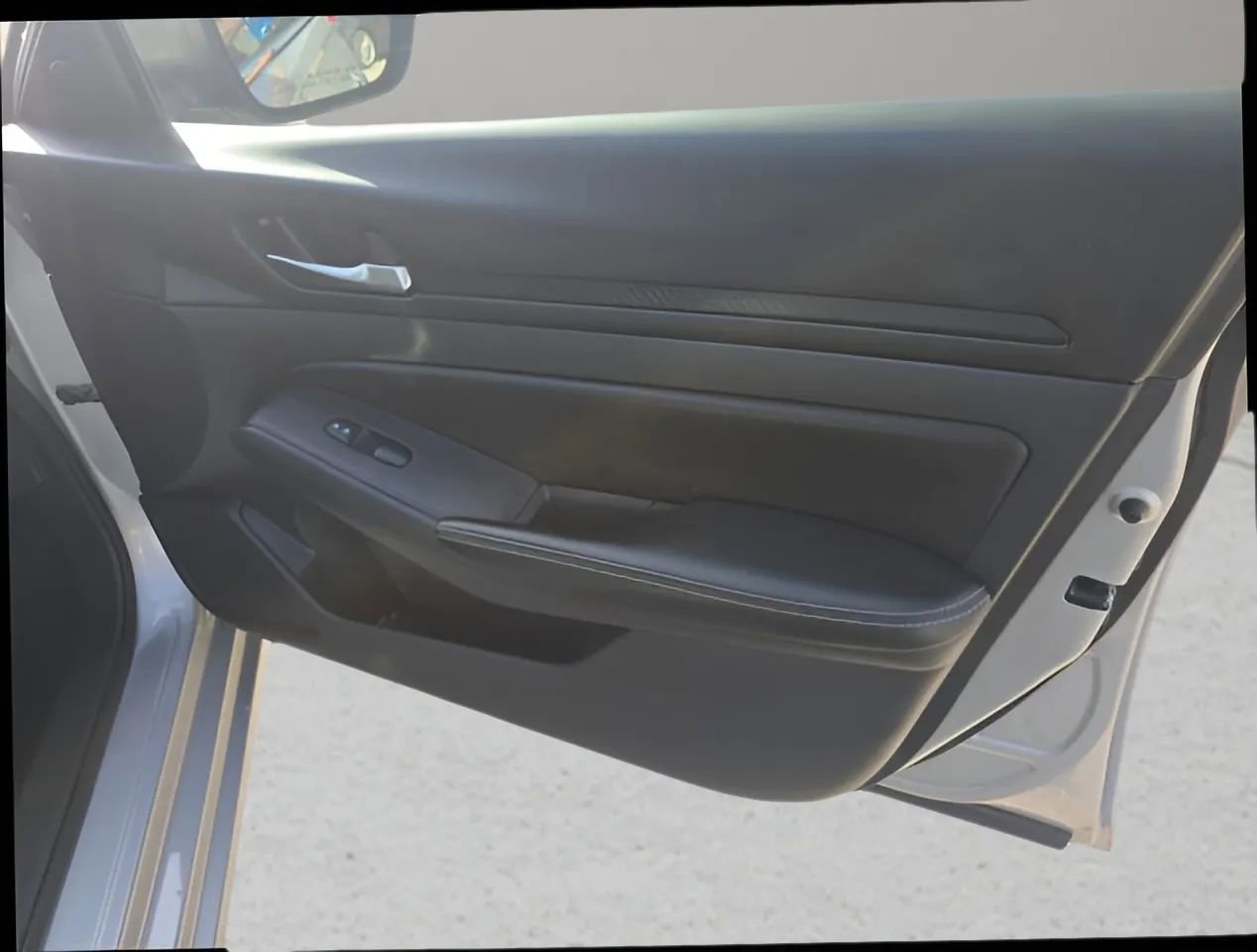 Used 2024 Nissan Altima 2.5 SV FWD image 20