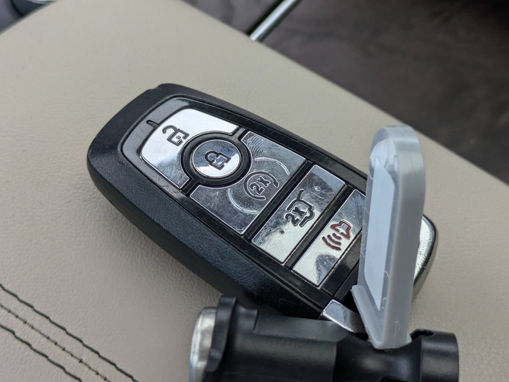 Certified 2022 Lincoln Navigator Reserve AWD/4WD image 34