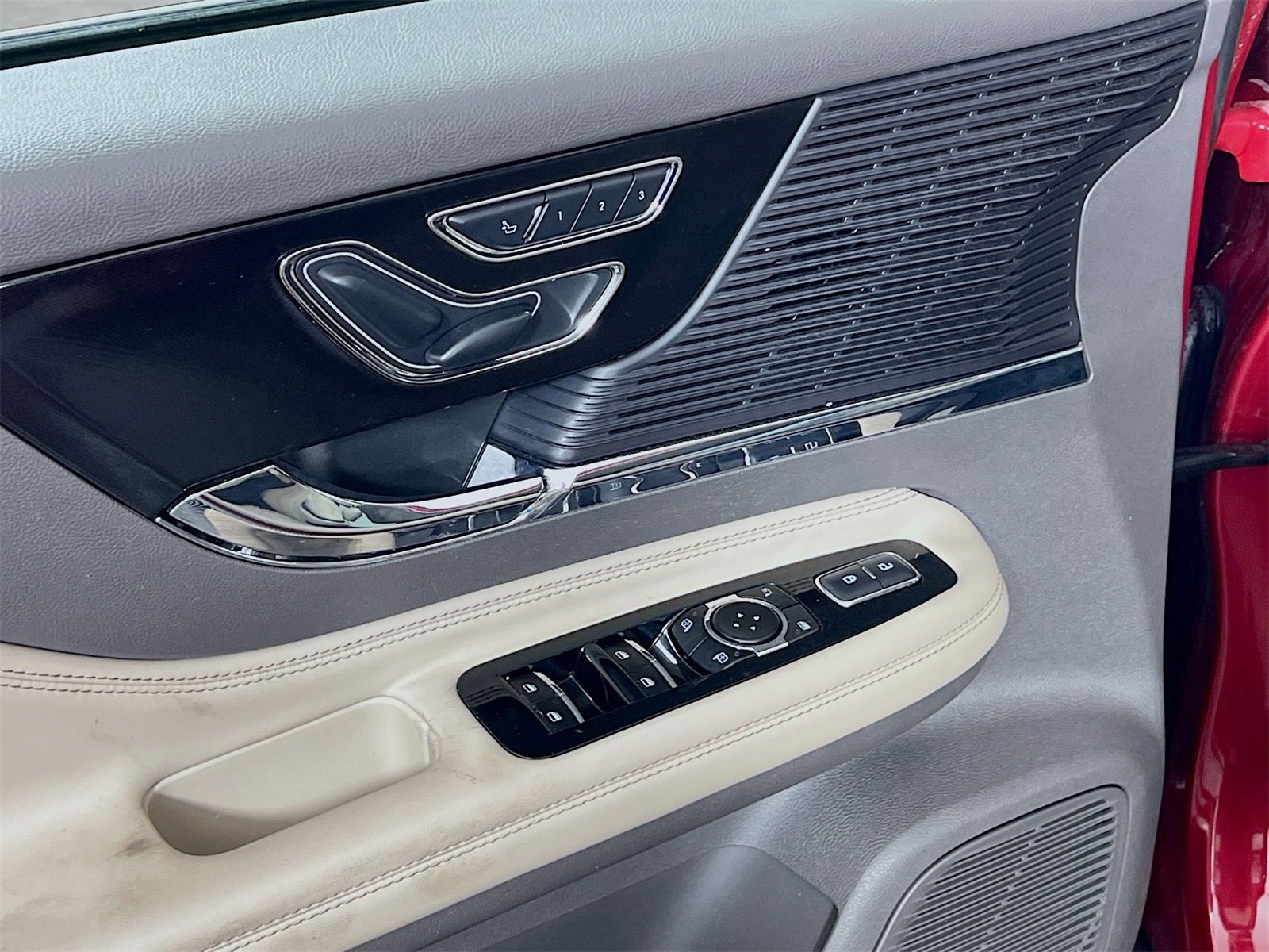 Used 2022 Lincoln Corsair Reserve w/ Elements Package image 21