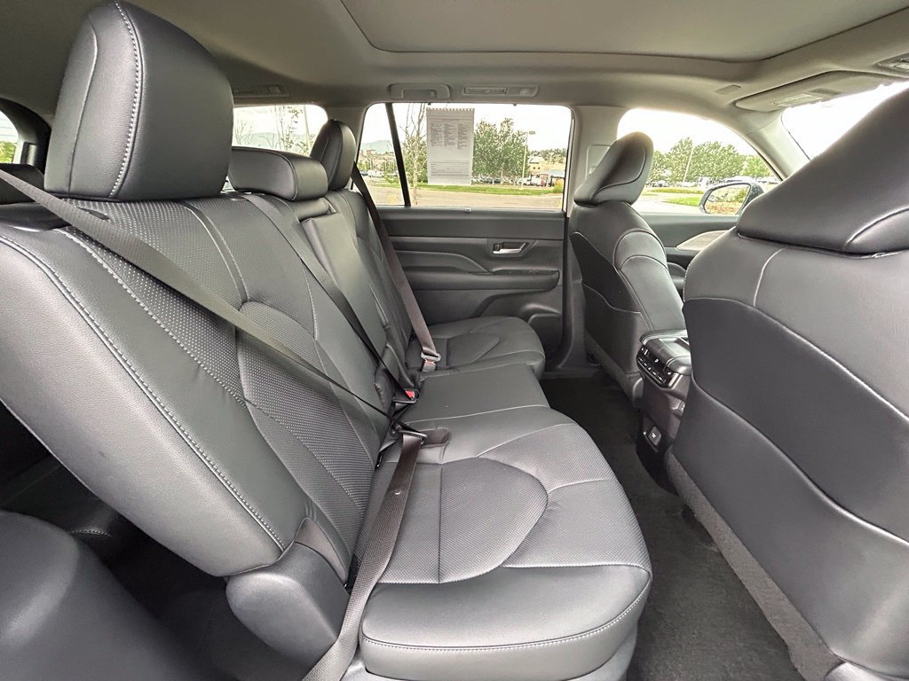 Used 2026 Toyota Grand Highlander AWD image 25