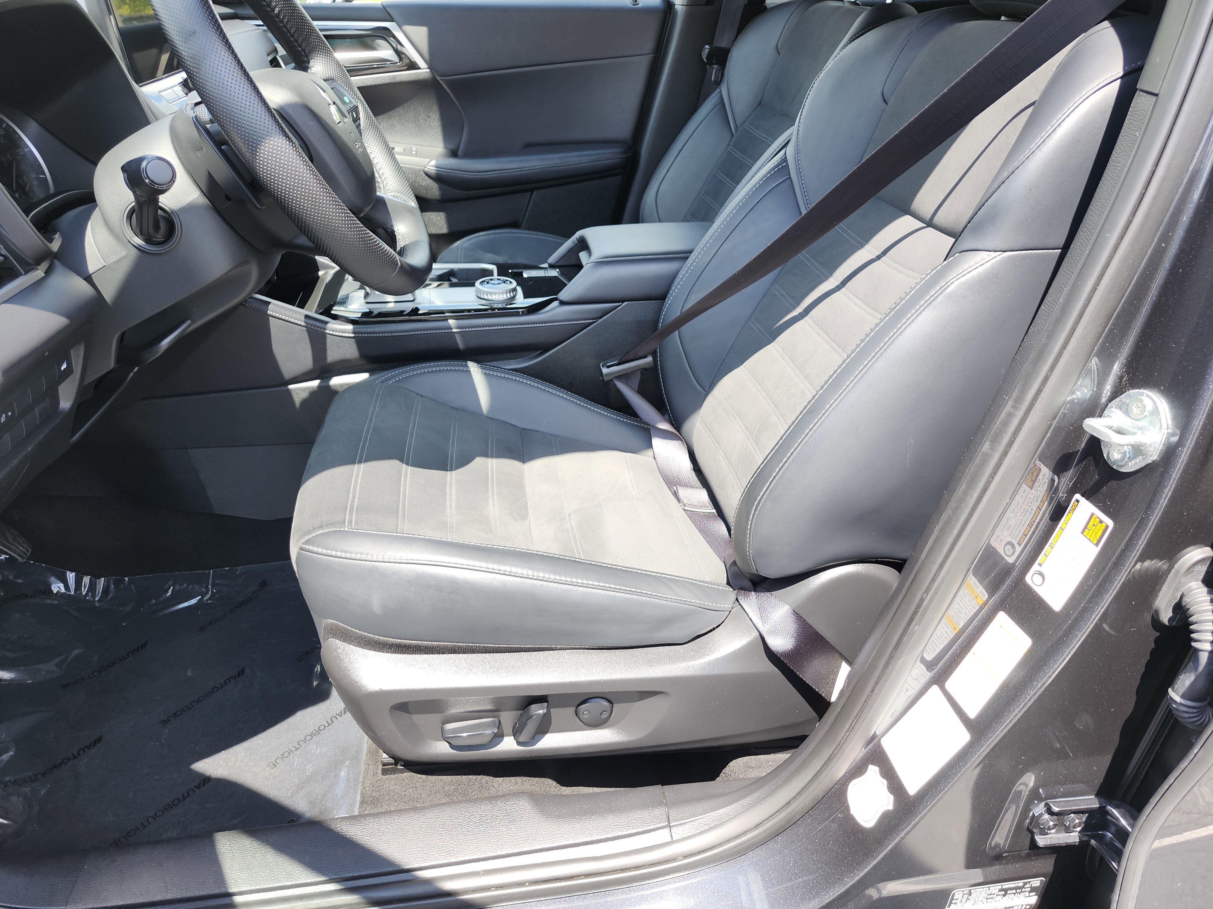 Used 2025 Mitsubishi Outlander SE AWD/4WD image 28