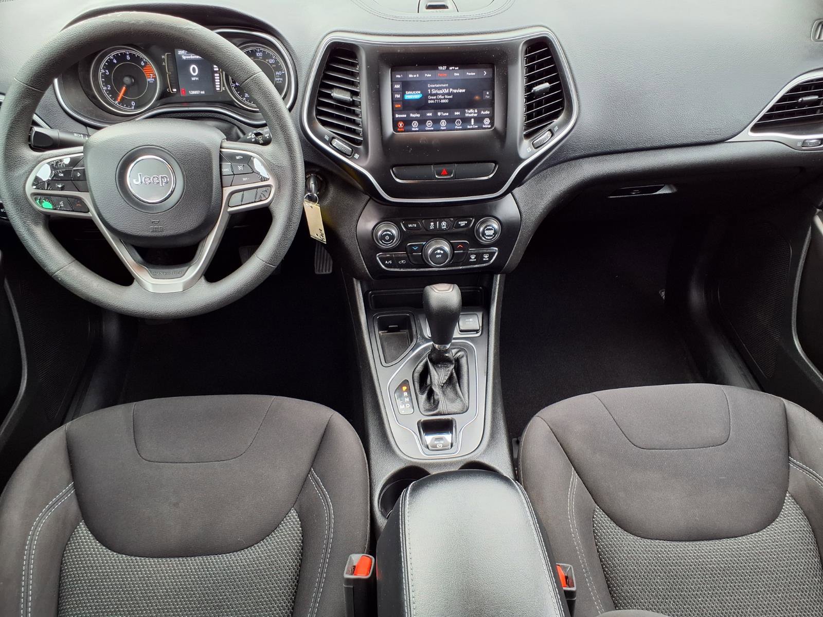 Used 2019 Jeep Cherokee Latitude w/ Popular Appearance Group FWD image 4