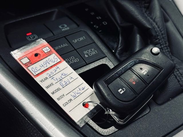 Used 2024 Toyota RAV4 LE image 33