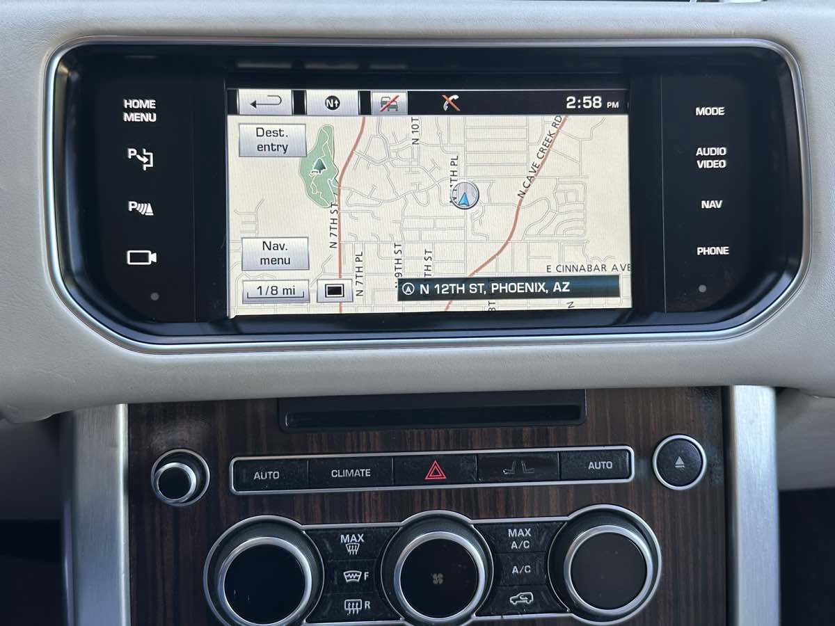 Used 2014 Land Rover Range Rover HSE image 44