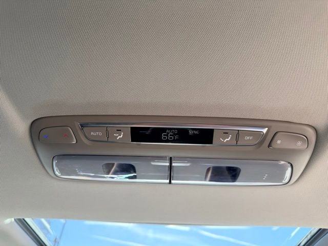 Used 2024 Kia Telluride EX w/ EX Captain's Chair Package image 36
