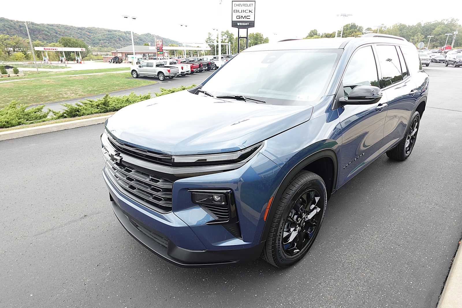 New 2026 Chevrolet Traverse LT w/ Midnight/Sport Edition image 7