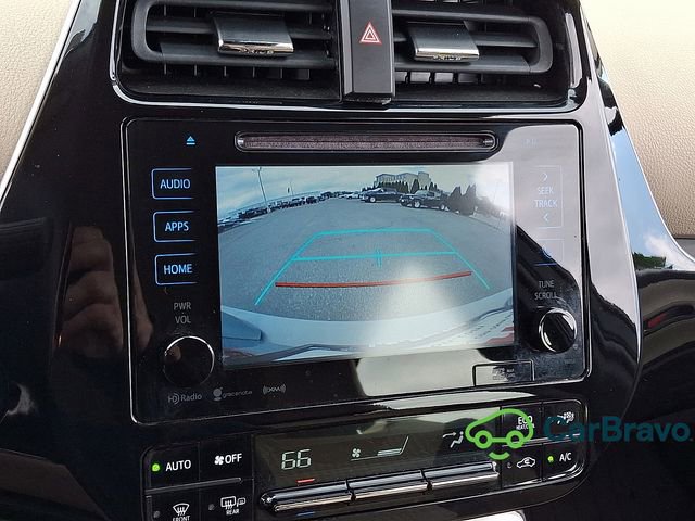 Used 2017 Toyota Prius Three FWD image 18
