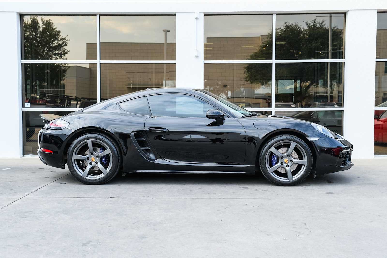 Used 2019 Porsche 718 Cayman RWD image 8