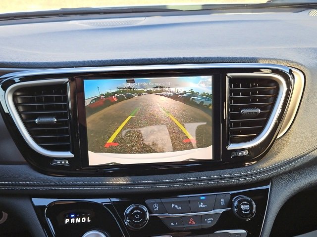 New 2026 Chrysler Pacifica Select image 24