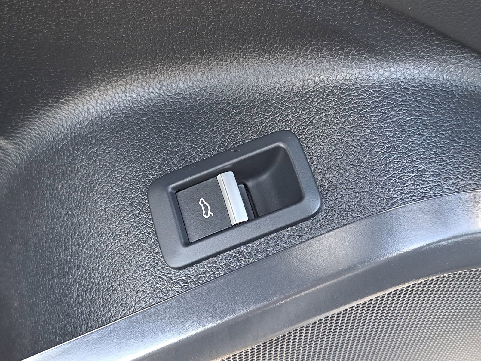 Used 2023 Audi Q5 2.0T Premium w/ Convenience Package image 31