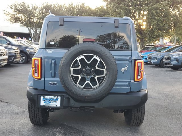 Used 2025 Ford Bronco Outer Banks image 5