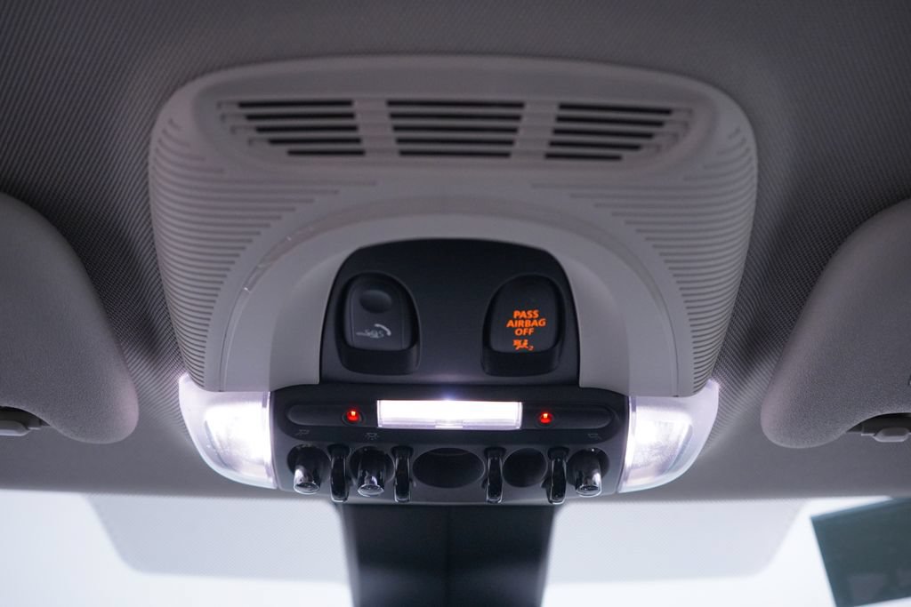 Used 2024 MINI Cooper 2-Door Hardtop FWD image 15