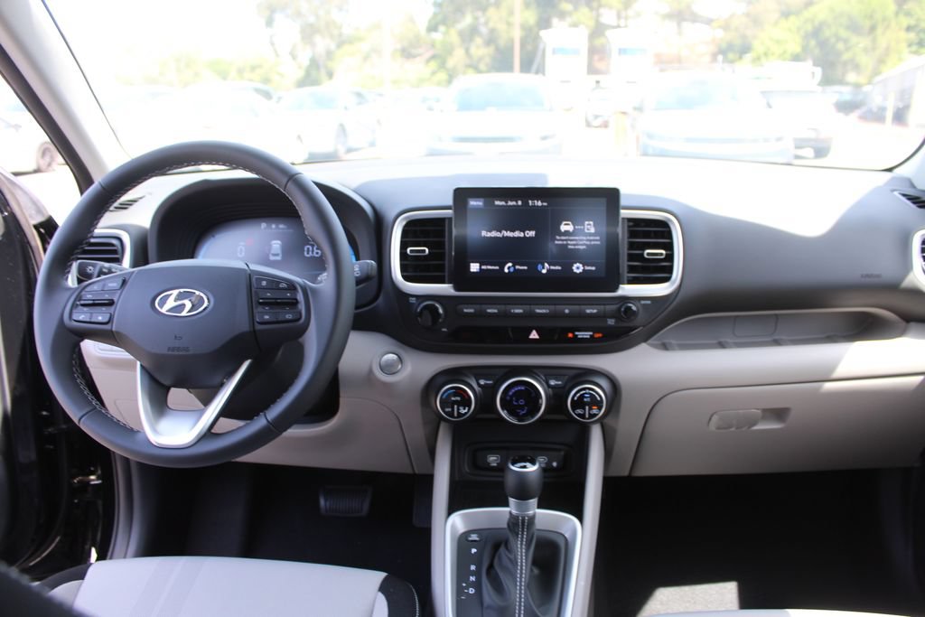 New 2026 Hyundai Venue SEL FWD image 17